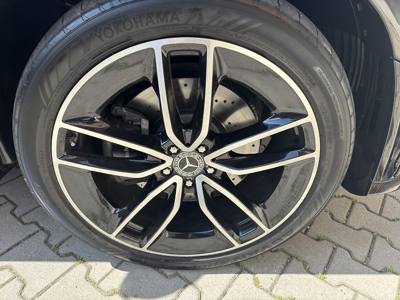 Mercedes-Benz GLE (2023) 400d 4MATIC 9GTRONIC AMG Paket - fotka 11 z 166