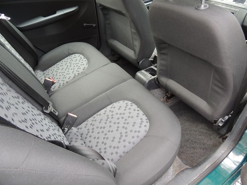 Škoda Fabia (2005) 1.2HTP,40kw,ČR,1majitel - fotka 24 z 33