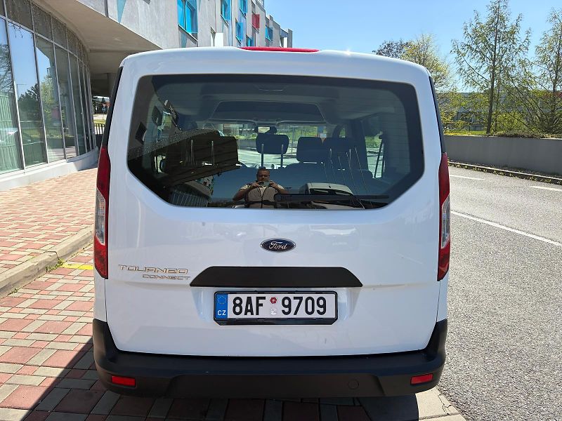 Ford Tourneo Connect 1.5TDCi 74kW*PO SERVISU*ČR* - fotka 5 z 16