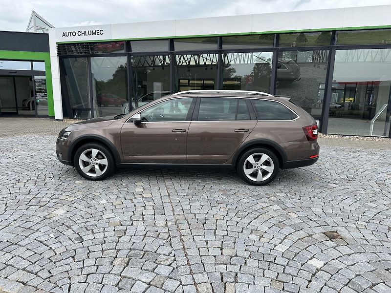 Škoda Octavia Combi 2.0 TDI DSG 4X4 Scout - fotka 4 z 29