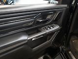 Dodge RAM (2024) 5.7 Limited Night Edition - náhled 18