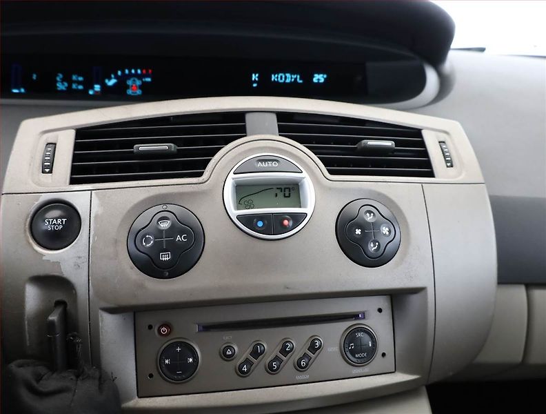 Renault Scénic (2006) 1.6 16V, nová STK - fotka 9 z 15