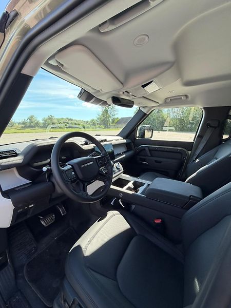 Land Rover Defender (2025) LAND ROVER DEFENDER – 3.0  - fotka 18 z 21