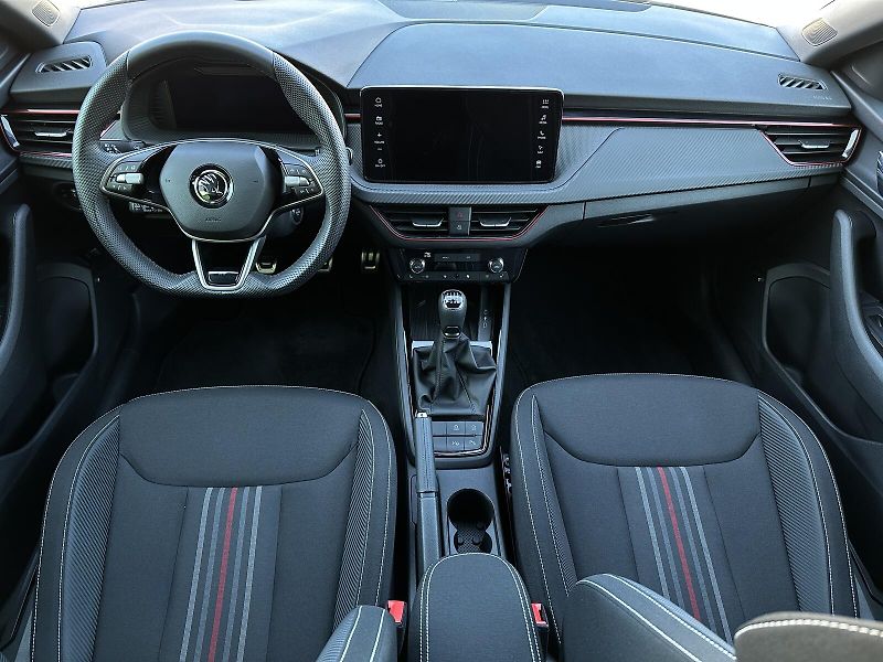 Škoda Scala 1.5TSi Monte Carlo 150PS NAVI - fotka 44 z 56