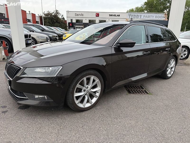Škoda Superb 2.0 TDI 110kW - fotka 2 z 35