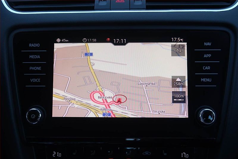 Škoda Octavia (2018) 2.0 TSI, Automat, Kůže, Navi - fotka 17 z 25
