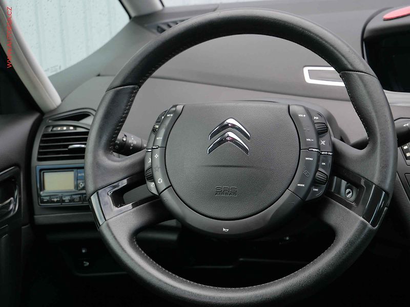 Citroën Grand C4 Picasso (2012) 1.6VTi, ČR, AC, TZ, park - fotka 11 z 22