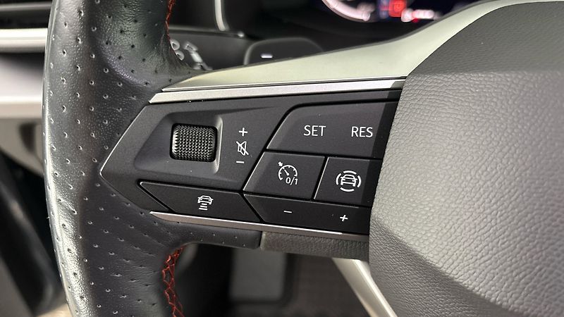 Seat Leon 2.0 TDI DSG FR Sportstourer - fotka 14 z 25