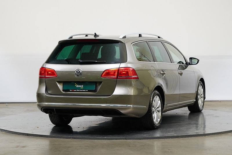 Volkswagen Passat - fotka 2 z 27