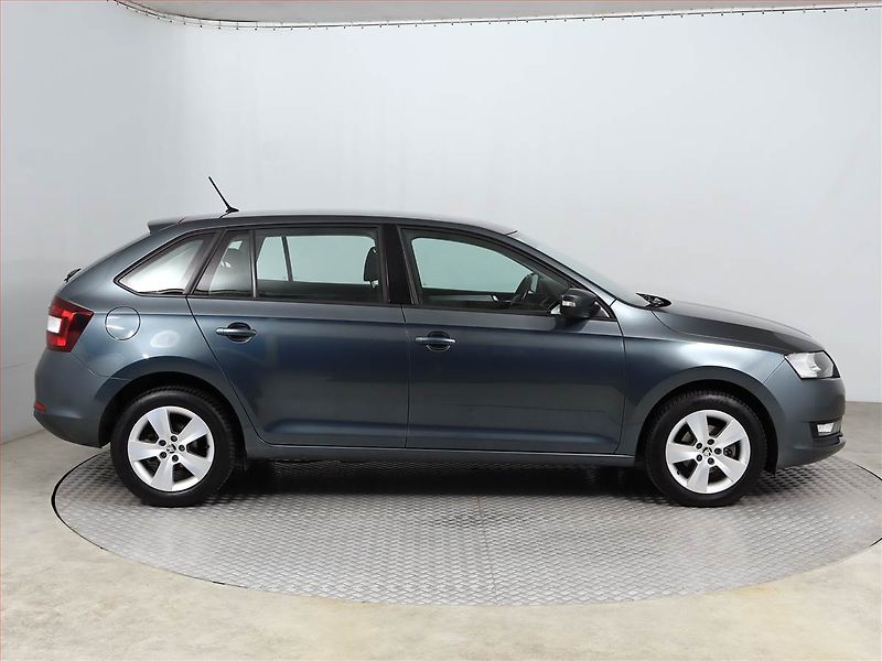 Škoda Rapid (2018) Spaceback 1.0 TSI, Automat - fotka 6 z 14
