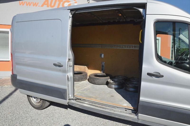 Ford Transit (2018) L3H2 2.0 TDCi / KLIMA / NAVI - fotka 10 z 34