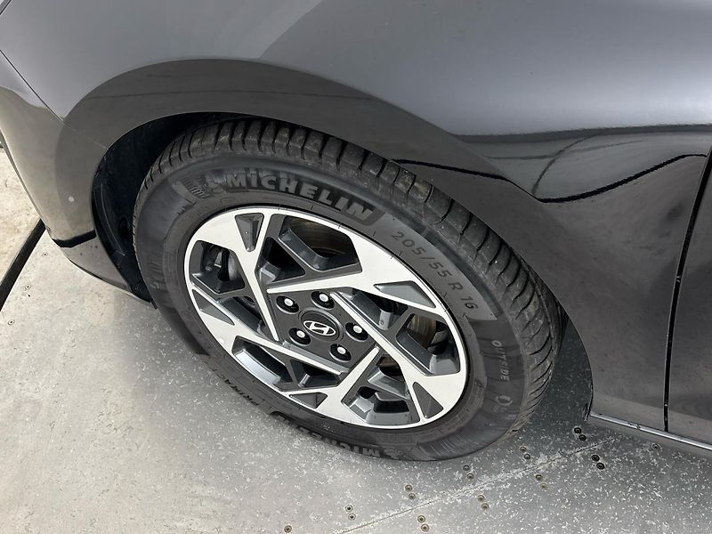 Hyundai i30 Smart DCT - fotka 26 z 26