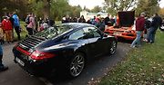 Luxusní supersporty projely západ Čech, milionové rarity přibrzdily v Kynžvartu