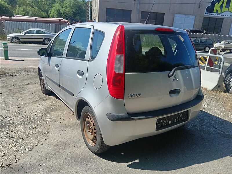 Mitsubishi Colt 1,1 MPi - fotka 9 z 19