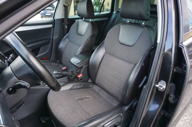 Mercedes-Benz Třídy C (2017) C 400 4 MATIC - fotka 1 z 37