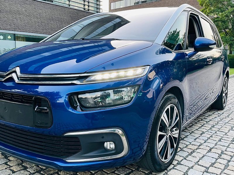 Citroën Grand C4 Picasso 2.0HDi MANUÁL 7MÍST SENZORY - fotka 45 z 46