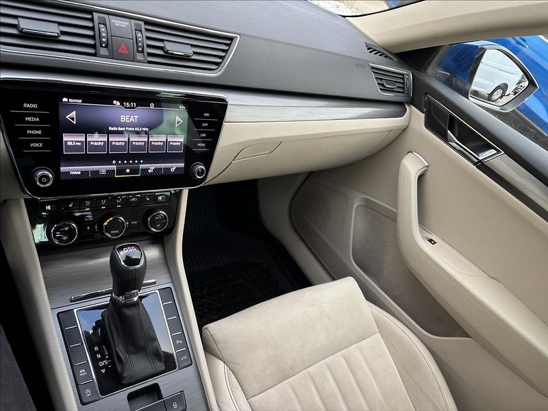Škoda Superb 2,0 TDI 110kW Style AUT - fotka 39 z 40