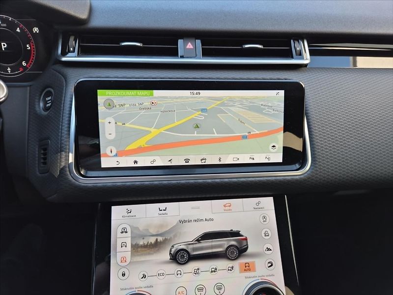 Land Rover Range Rover Velar 3,0 D300 AWD - fotka 9 z 20