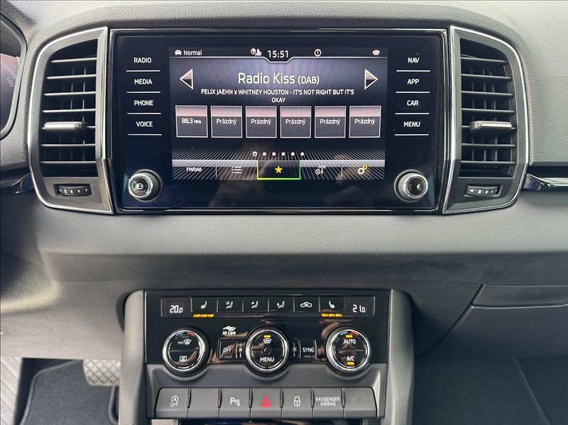 Škoda Karoq 2,0 TDI DSG STYLE DPH 1.maj ČR - fotka 33 z 50