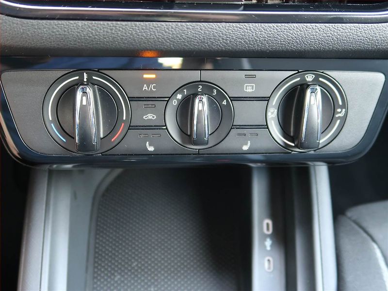 Škoda Kamiq (2026) Drive 1.0 TSI - fotka 16 z 17