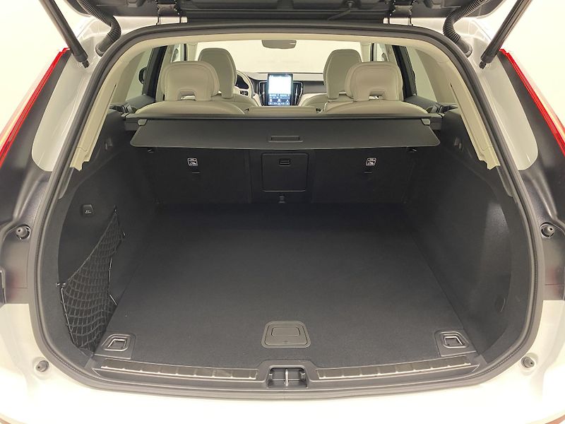 Volvo XC60 (2026) B5 AWD AUT DARK PLUS  - fotka 5 z 63