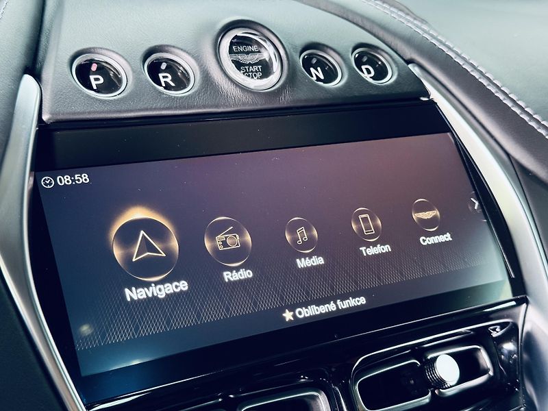 Aston Martin DBX (2021) 550*AIR*XENON.GREY*TOP - fotka 30 z 48