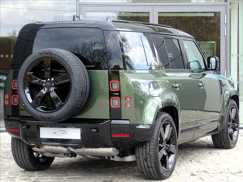 Land Rover Defender 110 D250 X-DYNAMIC SE - fotka 5 z 24