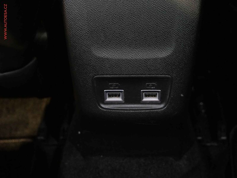Peugeot 2008 (2020) 1.2 PT, GT Line, AT - fotka 27 z 28