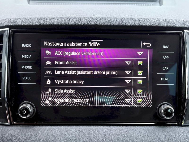 Škoda Karoq (2024) DSG 1.5 TSI / 110 kW / TOP SEL - fotka 10 z 31