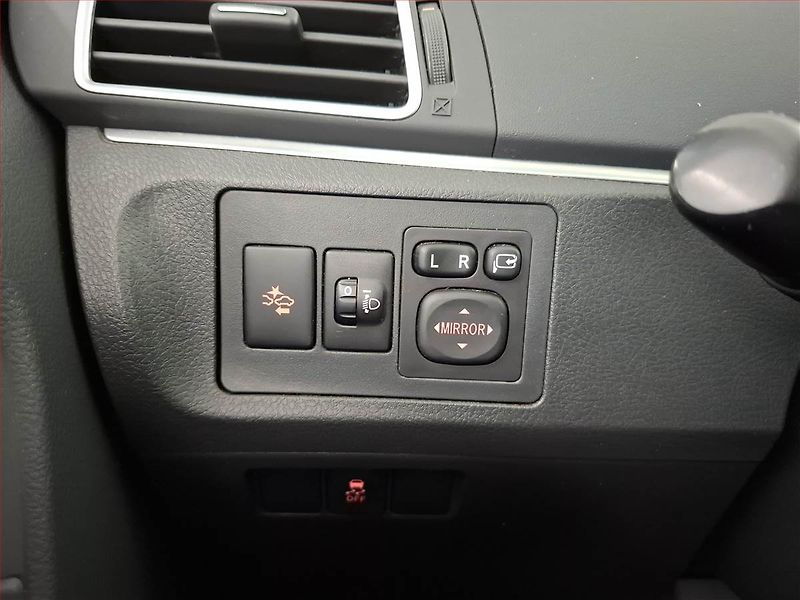 Toyota Verso (2017) 1.8 Valvematic, Automat - fotka 18 z 19