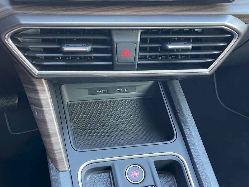 Seat Leon (2024) 1.5 eTSI 110 kW DSG Xcellence - fotka 11 z 34