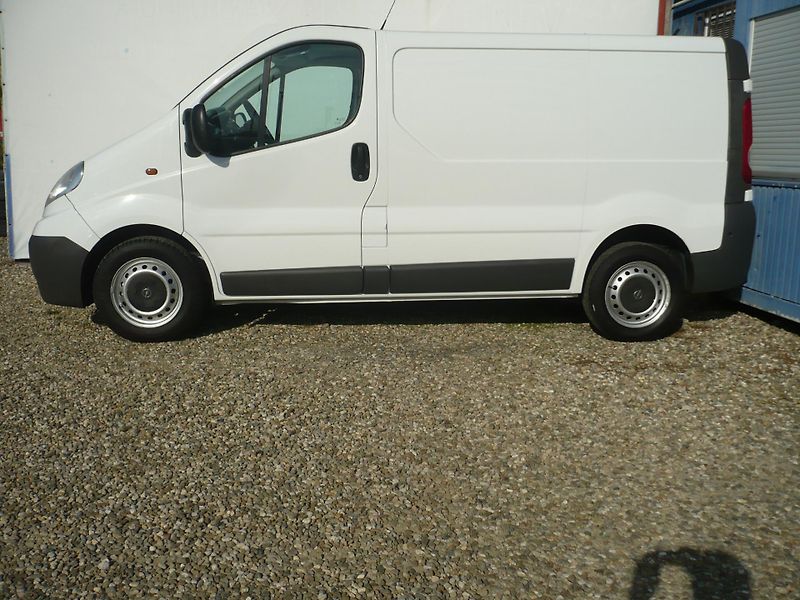Opel Vivaro 2.0DCI L1H1 Klima - fotka 4 z 24