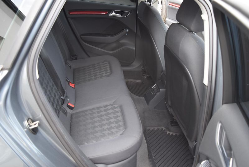 Audi A3 (2014) 1.2TSI 77kw AMBIENTE NAVI VÝHŘ - fotka 38 z 45