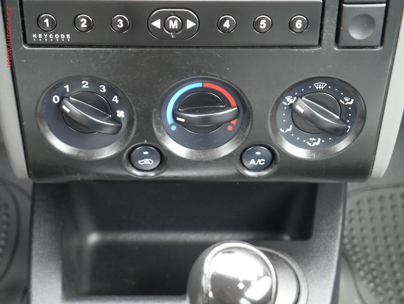 Ford Fusion (2003) 1.4i, AC, park.čidla - fotka 12 z 14
