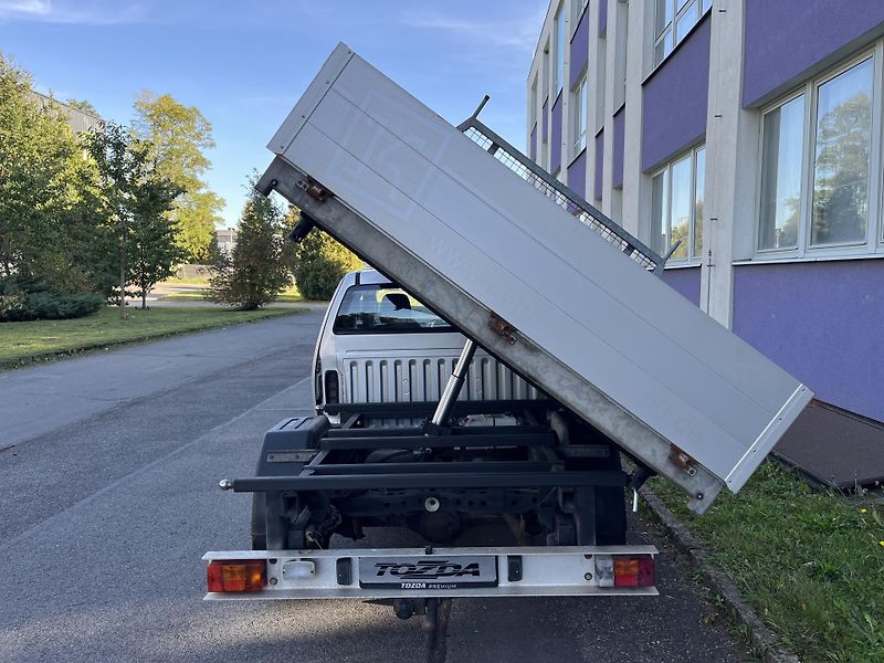 Isuzu D-Max 2,5 TD 4WD 3-stranná sklopka  - fotka 28 z 28