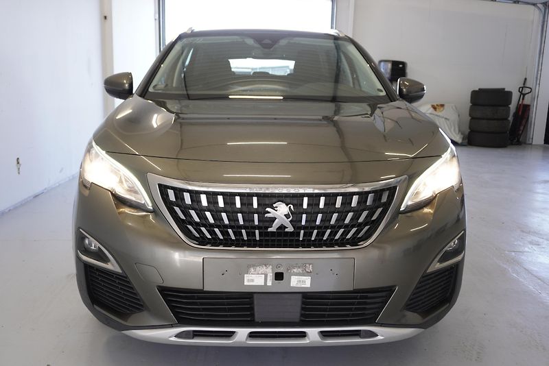 Peugeot 3008 1.6 BLUEHDI 88kW ALLURE - fotka 2 z 29