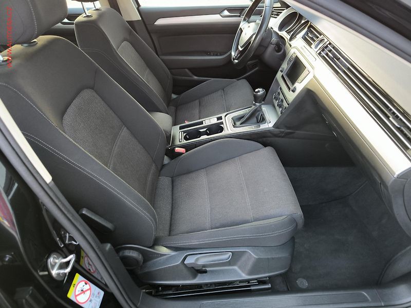 Volkswagen Passat (2017) 1.6 TDi, Comfortline, kamera - fotka 12 z 17