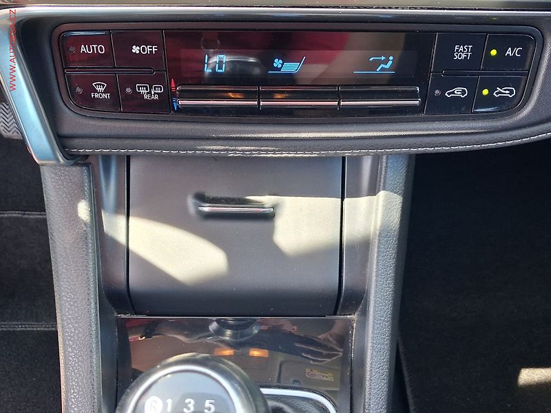 Toyota Auris (2017) 1.6i, 1.maj,ČR, AC, TZ, bixen - fotka 17 z 23