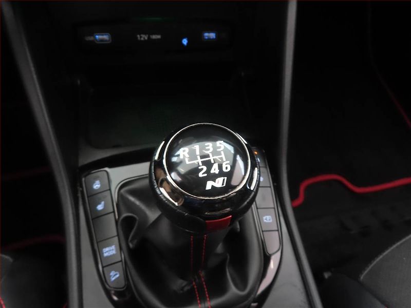 Hyundai Tucson (2022) N-Line Style 1.6 CRDi 48V MHEV - fotka 13 z 15