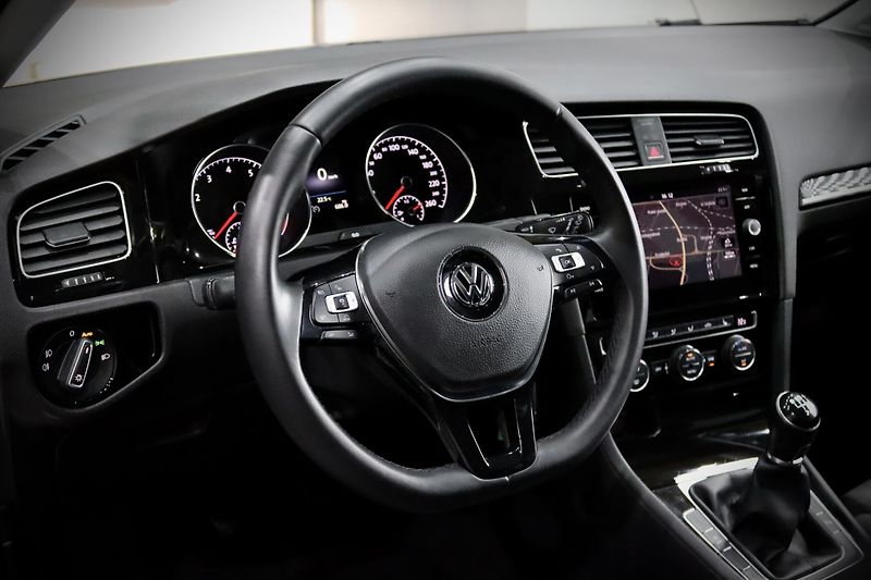 Volkswagen Golf Variant 7 FL 1.4 TSI 92 kW Highline - fotka 12 z 35