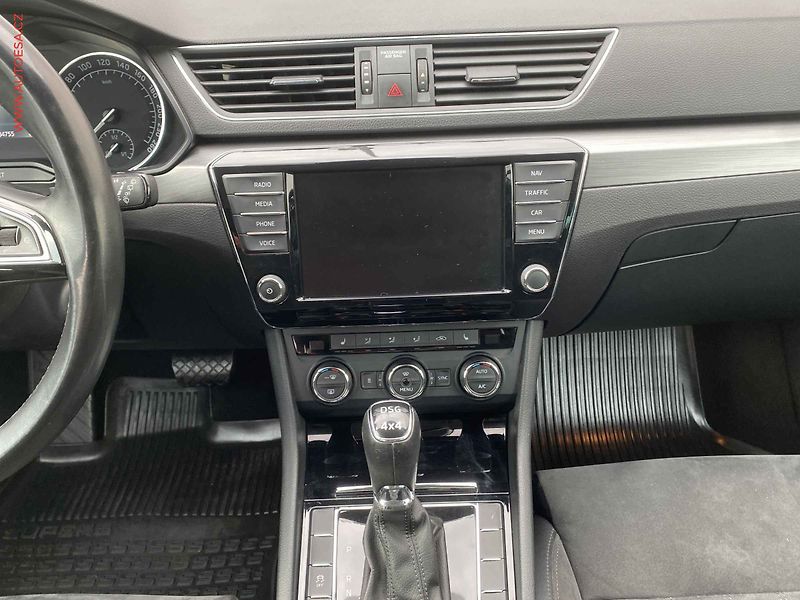 Škoda Superb (2016) 2.0 TDI 4x4, ČR, Style, DSG - fotka 12 z 19