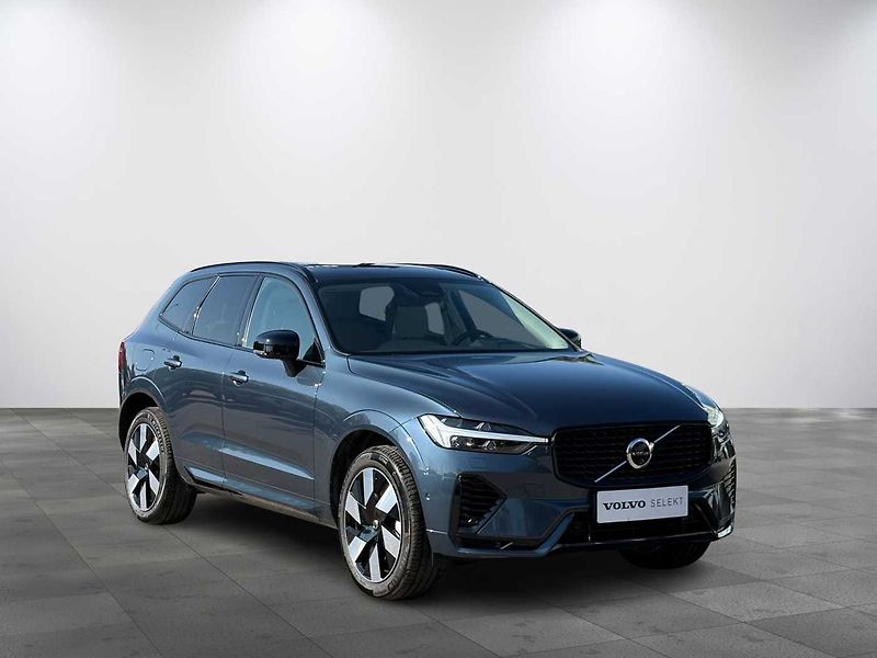 Volvo XC60 PLUS T6 AWD PHEV ACC,BLIS - fotka 7 z 22