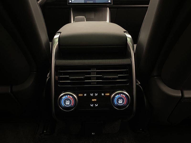 Land Rover Range Rover P530 AUTOBIOGRAPHY REZERVACE - fotka 60 z 66