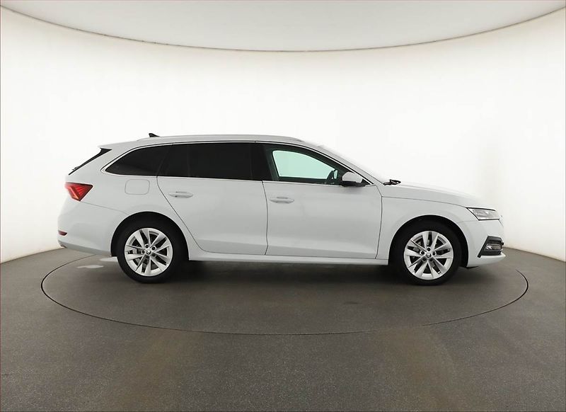 Škoda Octavia (2021) Style 2.0 TDI, Tempomat - fotka 6 z 17