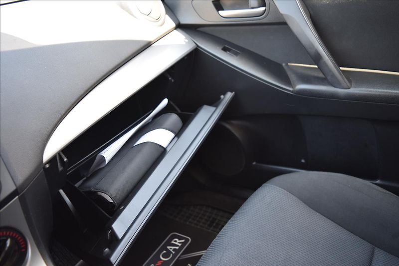 Mazda 3 1,6 I 77KW KLIMA NOVÁ STK - fotka 46 z 47