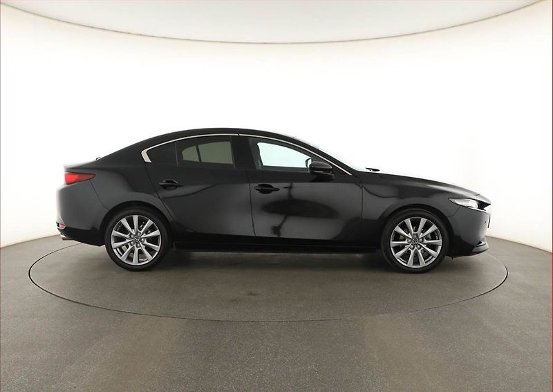 Mazda 3 (2023) 2.0 Skyactiv-G - fotka 6 z 15