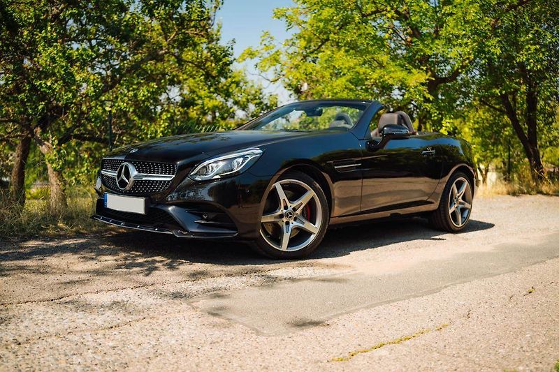 Mercedes-Benz SLC (2019) 300, Automat,180KW,Full Led - fotka 5 z 31