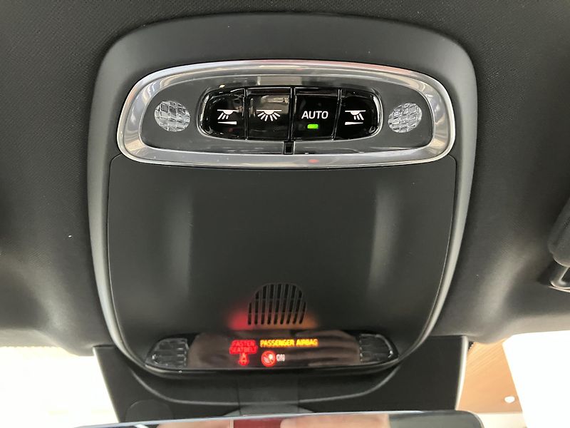 Volvo XC90 D5 AWD R-Design AT8, ČR - fotka 46 z 54