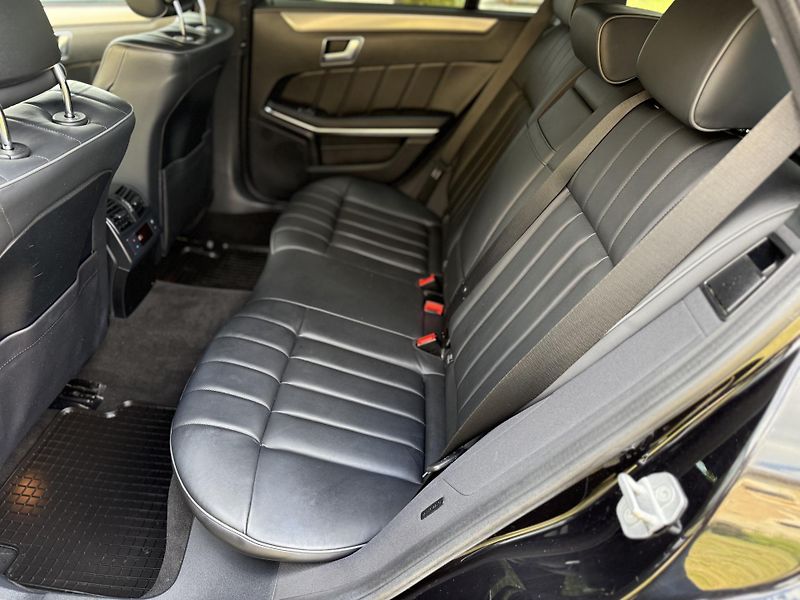 Mercedes-Benz Třídy E 220D  BlueTec 4MATIC TAŽNÉ - fotka 13 z 33
