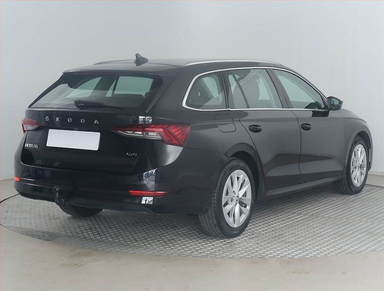 Škoda Octavia (2023) 2.0 TDI - fotka 5 z 21